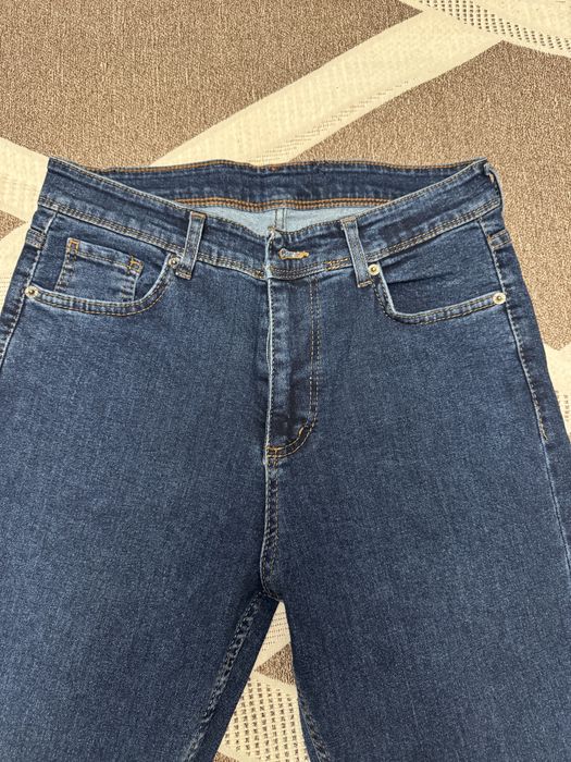 Мужские темно-синие джинсы