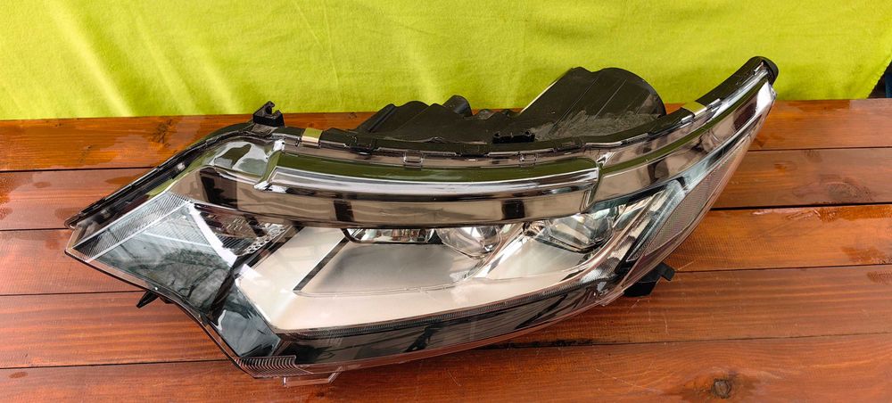 Фар за Mitsubishi Outlander LED III / Митсубиши Аутлендър 3