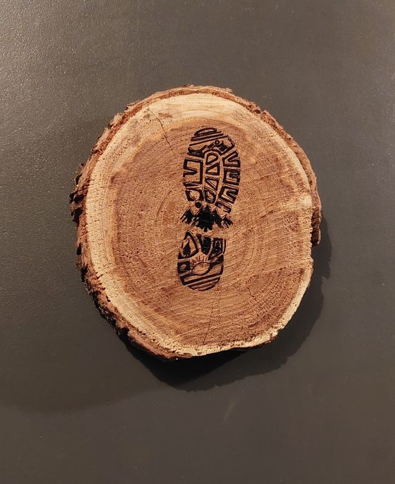 Гравирани дървени подложки за чаши