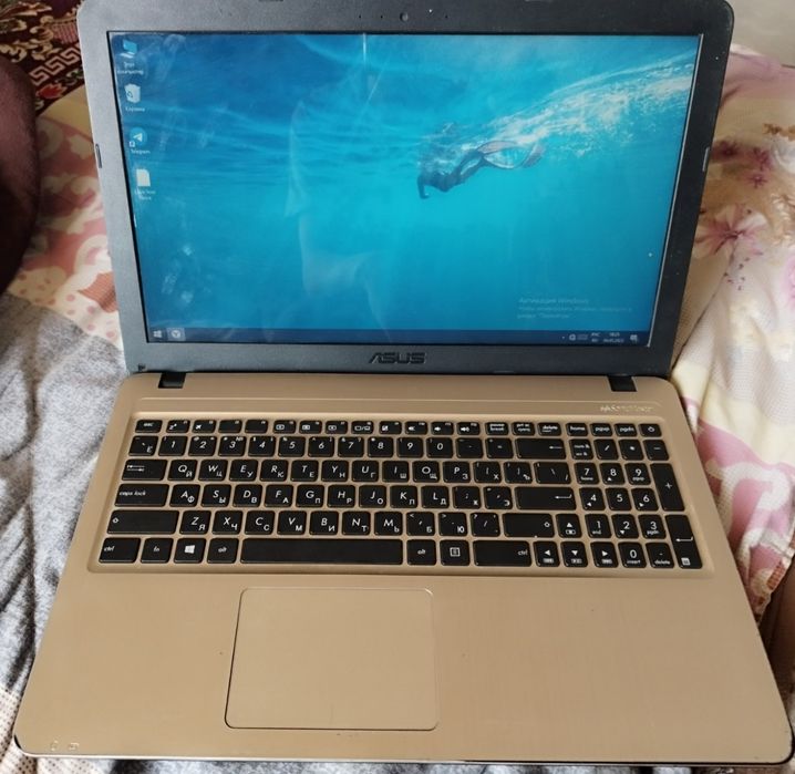 Asus akuratniy ishlatilgan