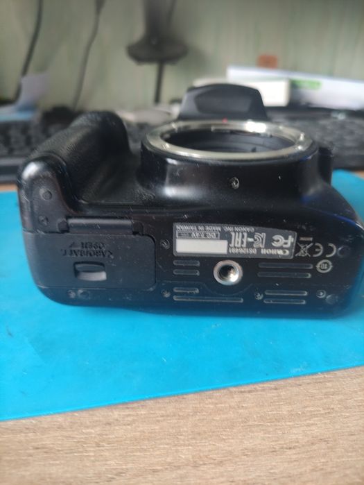 Canon 1200d. Бодик