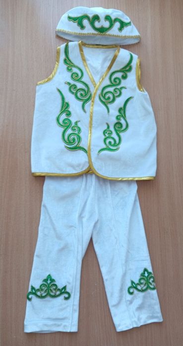 Продам детские костюмы