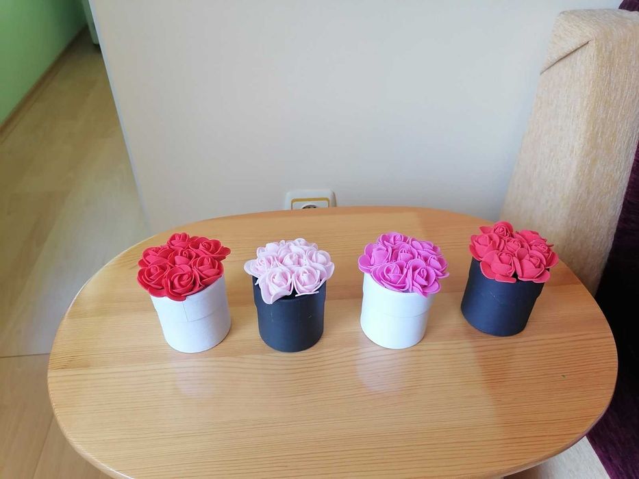 Мечета от рози, кутии с рози и кутийки за бижута с рози