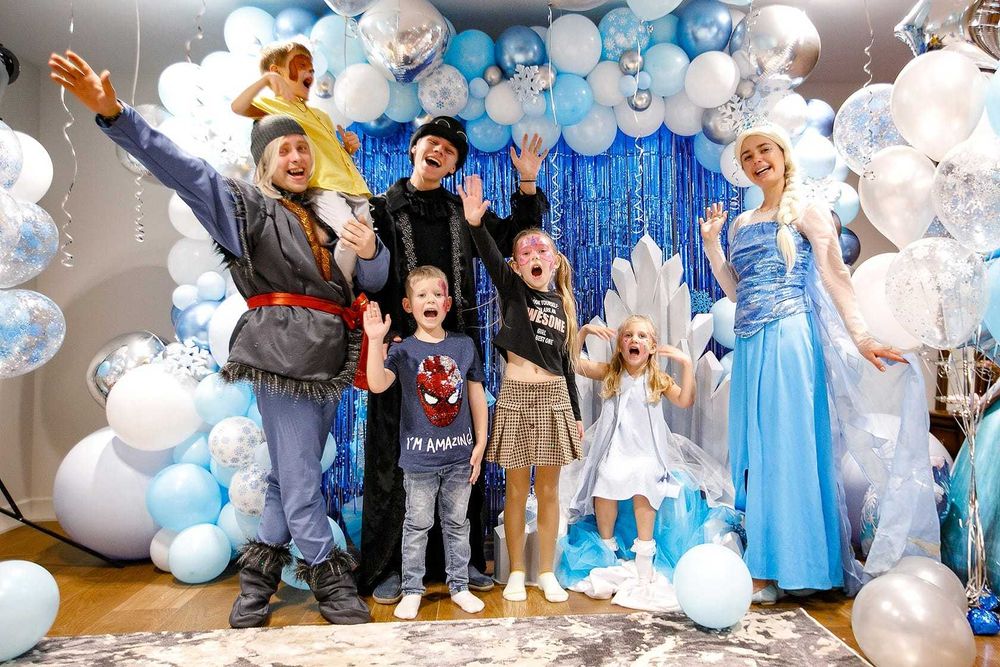 Animatori petrecer copii bragadirui + vata de zahar si popcorn