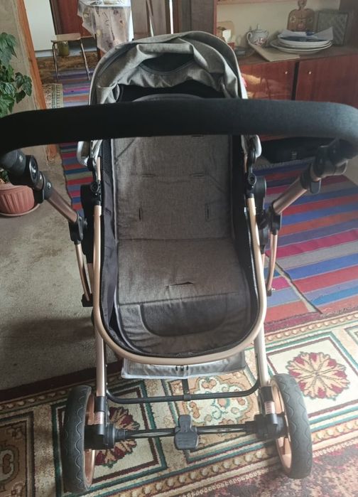 Продам молокоотсос, коляску трансформер, автолюльку