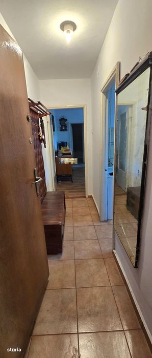Apartament 2 camere semidecomandat Zona Far Etajul 1 Încadrat Centrala