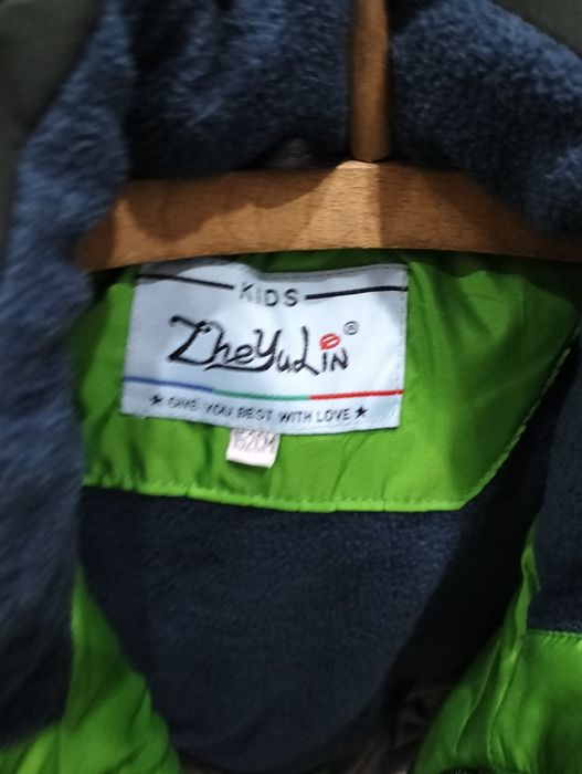 Продам куртку на мальчика