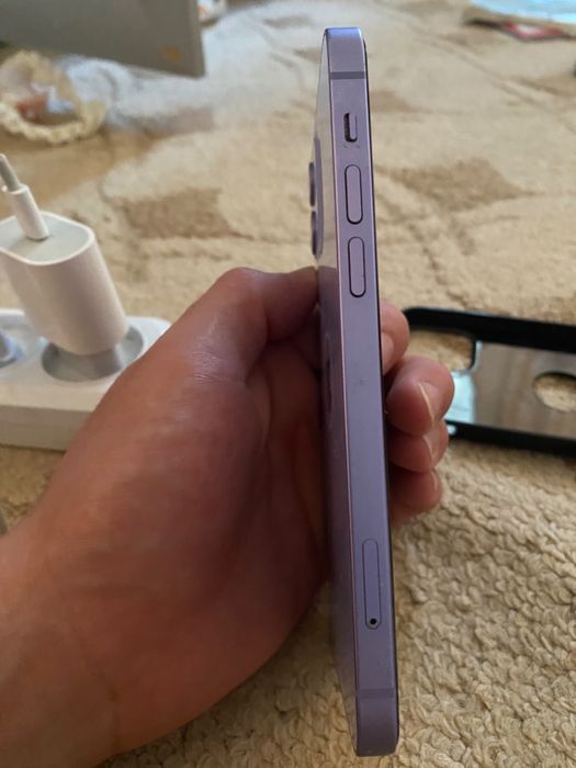 продам Iphone 12