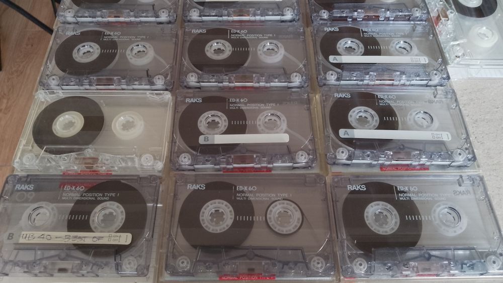 Casete audio Raks, imprimate cu muzica buna.