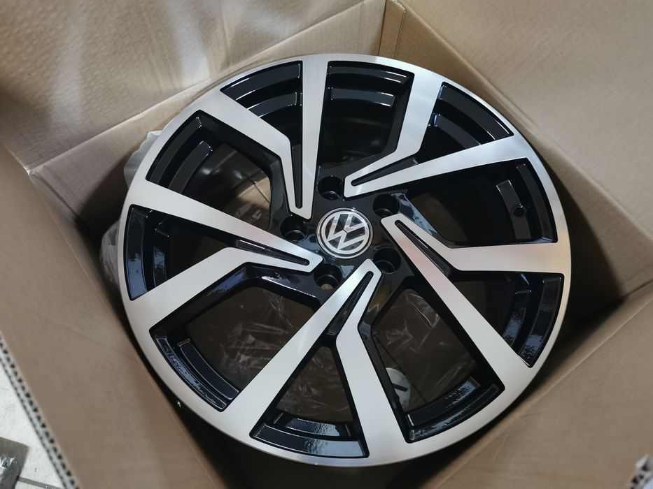 Vand jante de aliaj pentru vw pe 17 marca silver line model Victoria