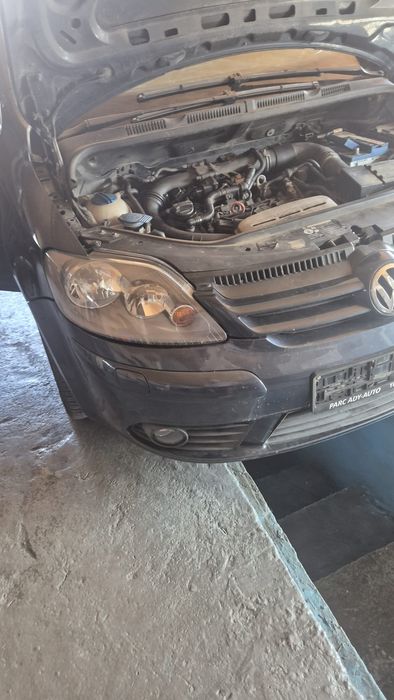 Vând bara fata Golf 5 plus