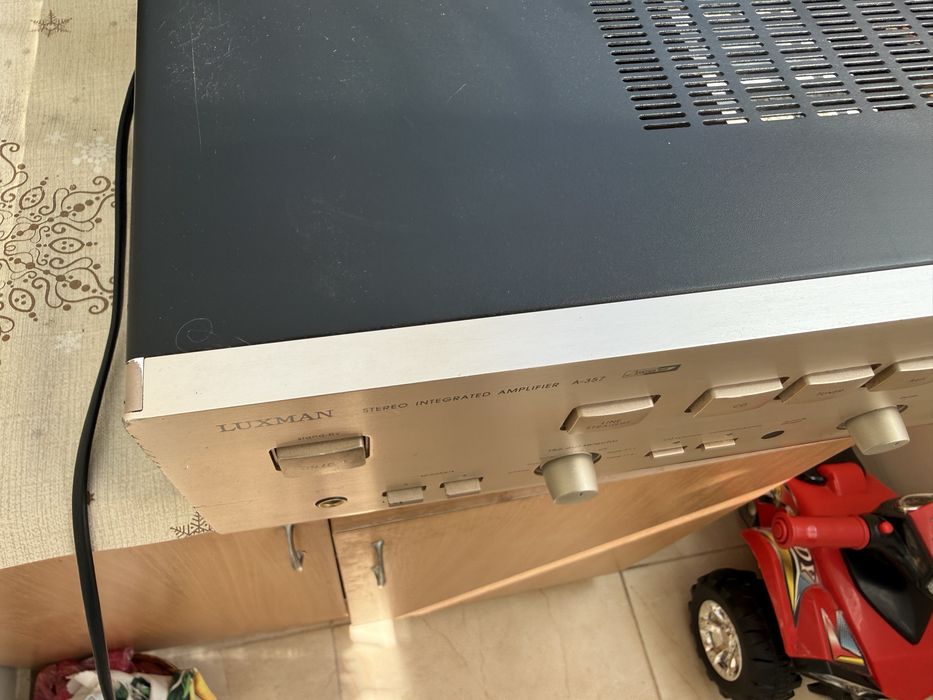 Luxman A-357 Качеатвен стерео усилвател