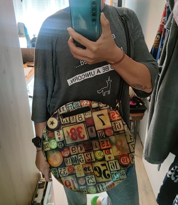 Кръгла дамска чанта