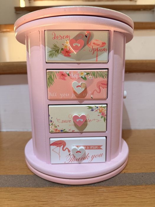 Дървена кутия за бижута