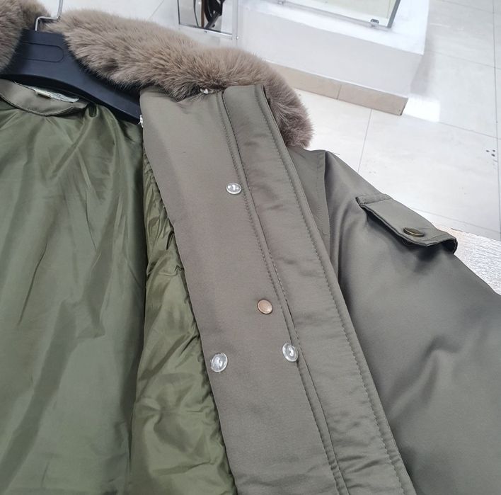 Продам парку очень теплая