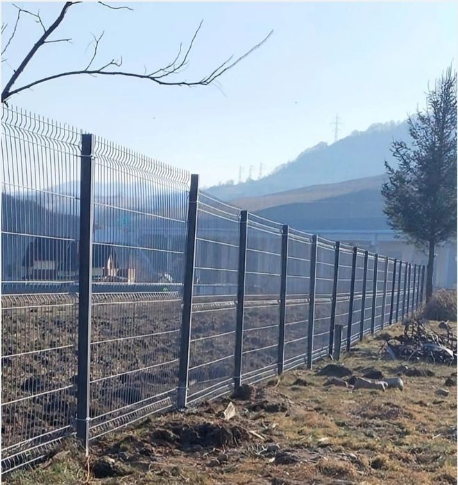 Vândă garduri din plasa bordurată