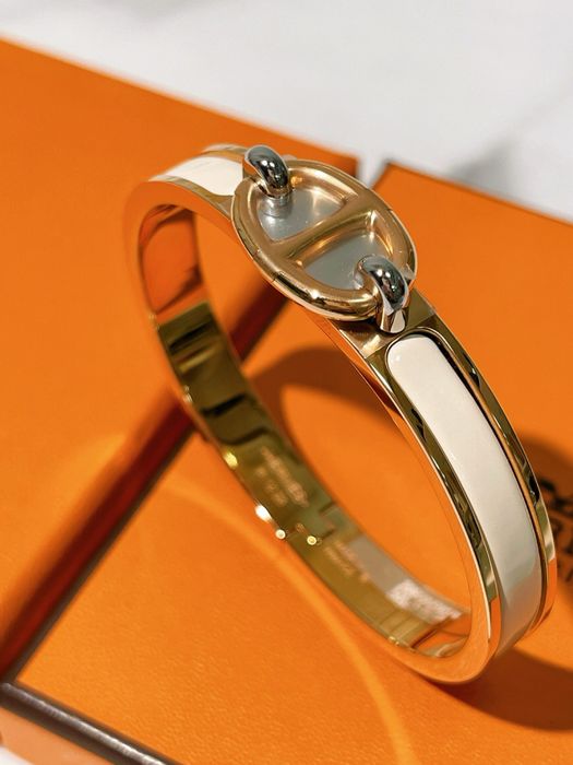 Дизайнерска дамска гривна New Season