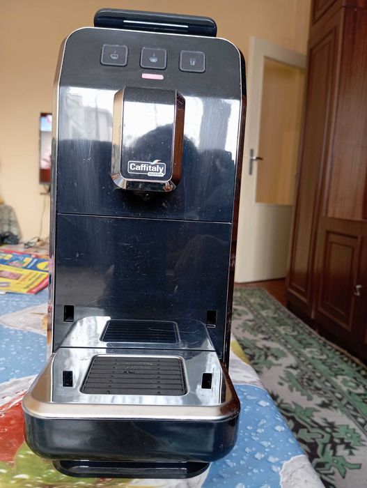 Продавам кафемашина за кафе капсули.