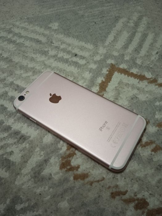 Смартфон iPhone 6s телефон