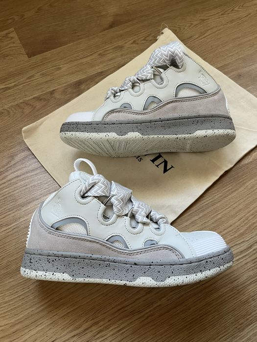 lanvin curb.