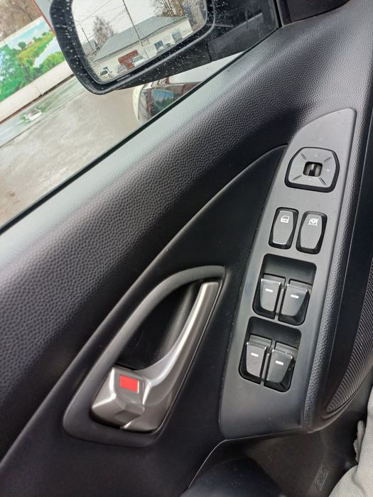 Автомобиль Hyndai Tukson ixs 35