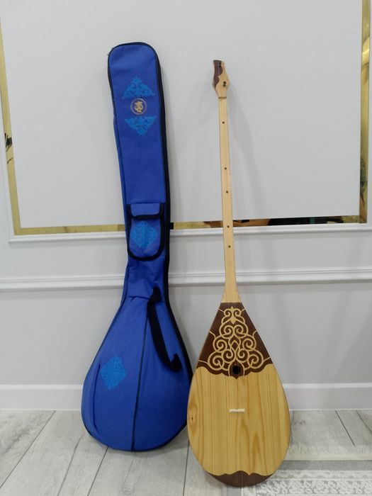 Домбыра  сатылады