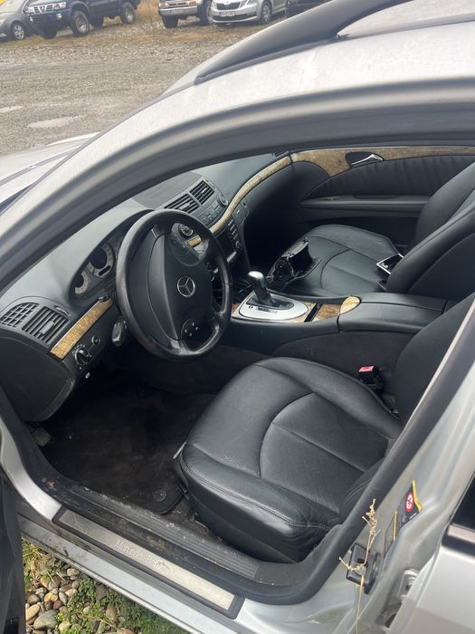 Dezmembrez Mercedes E w211 motor 3.0 4x4