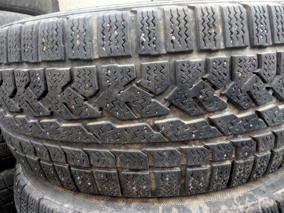 Продам шины 235/55/17