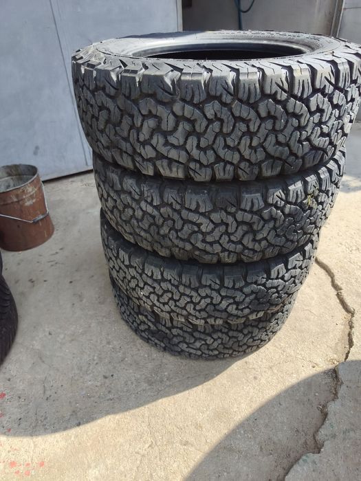 bF Goodrich 225 65 17 top