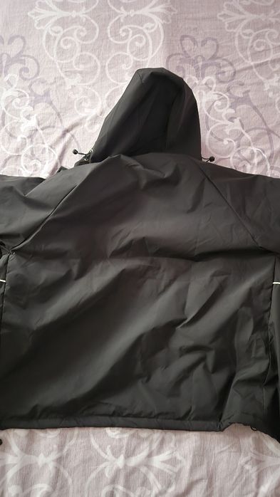 Пролетно яке (не е носено)