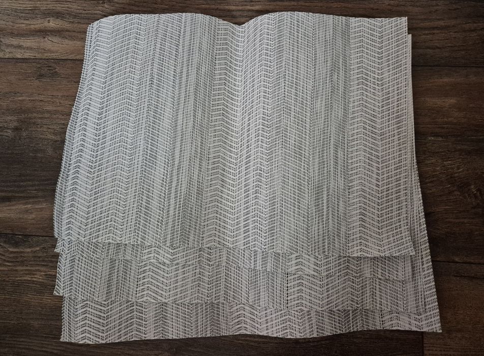 Двулицева подложка за сервиране в красив сив цвят 4бр.