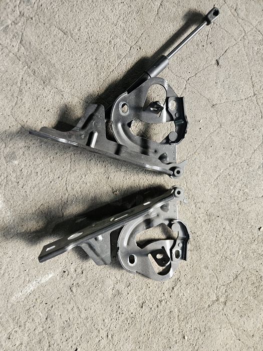 Панти за преден капак Porsche Cayenne 9Y