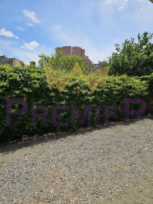 Апартамент с двор и паркомясто - Айтос