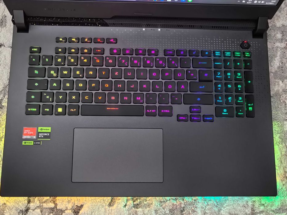 Нов ASUS ROG Strix G17 17.3” QHD 240Hz, Ryzen 9 7845HX, RTX 4060, 16GB