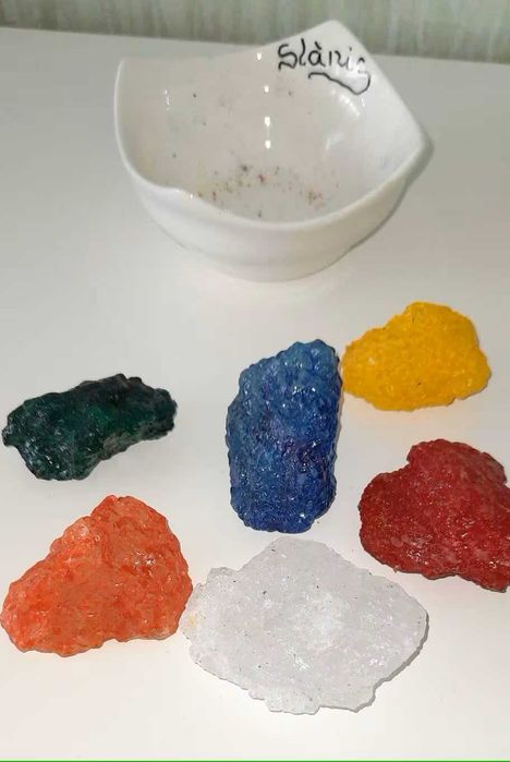 Средни и малки порцеланови фигурки от различни държави