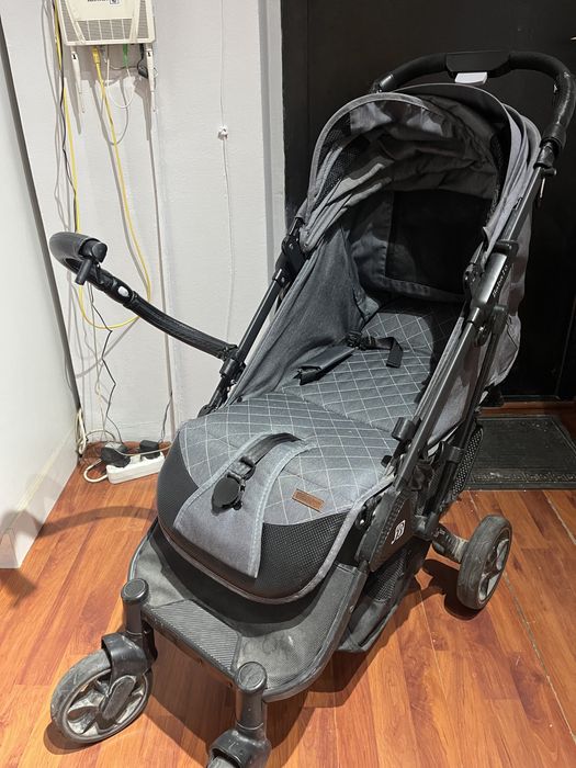 Продам коляску (рюкзак в подарок)
