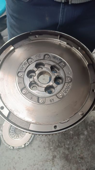 Vând kit ambreiaj cu volanta masa dubla nou