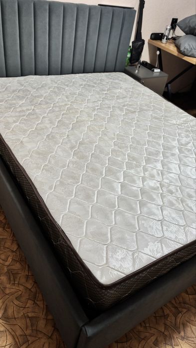 Продам матрас для кровати