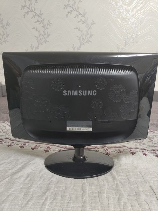 Монитор Samsung SyncMaster 2033