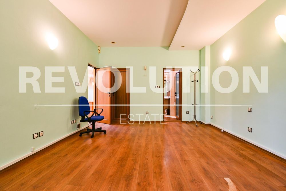 Дава се под наем Многостаен апартамент в София, Център - 135 кв.м за 1350 € - Снимка #4