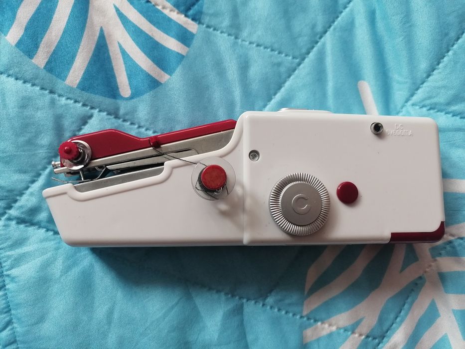 Мини шевна машина - нова