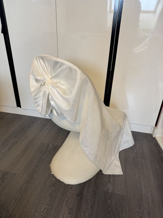 8 Дизайнерски Трапезни Столове (за претапициране)