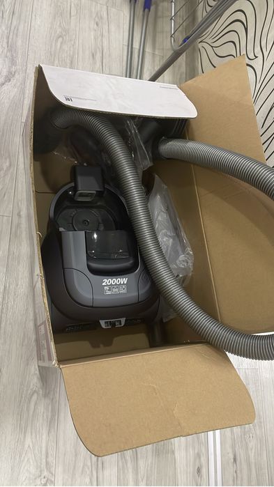 Пылесос LG 2000W