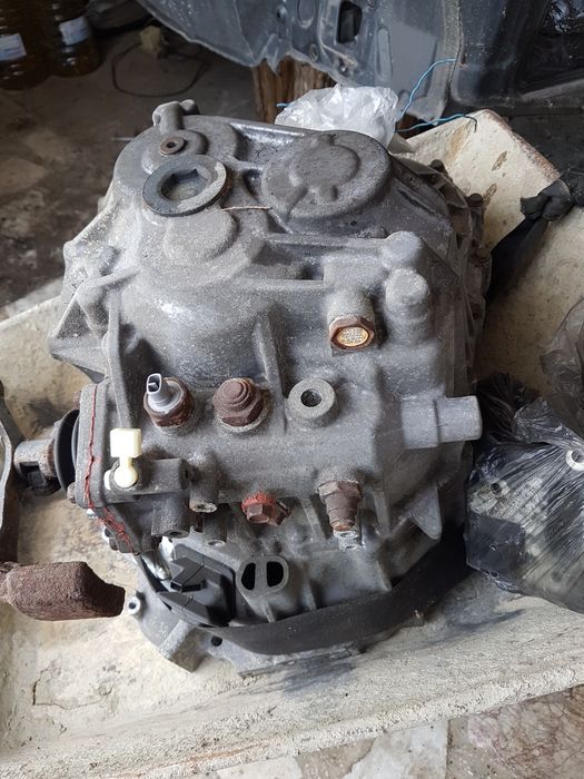 Продавам Двигател, турбина ск.кутия и съединител за Toyota Avensis T25