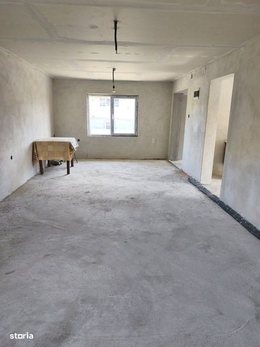 Casă de vânzare, Bistrița, semifinisata, strada subcetate