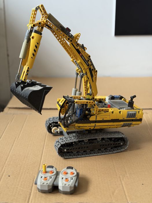 Lego 8043 моторизиран верижен багер Лего Technik 8043 Motorized Excavator  багерче модел 2010г дистанционно с мотор