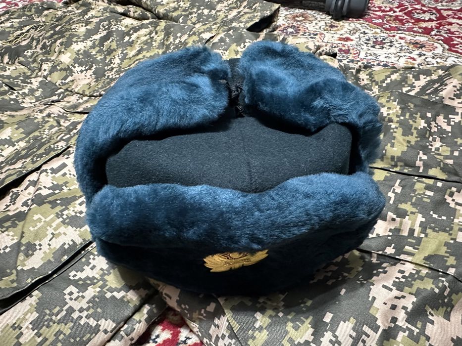 Военная шапка с какардой