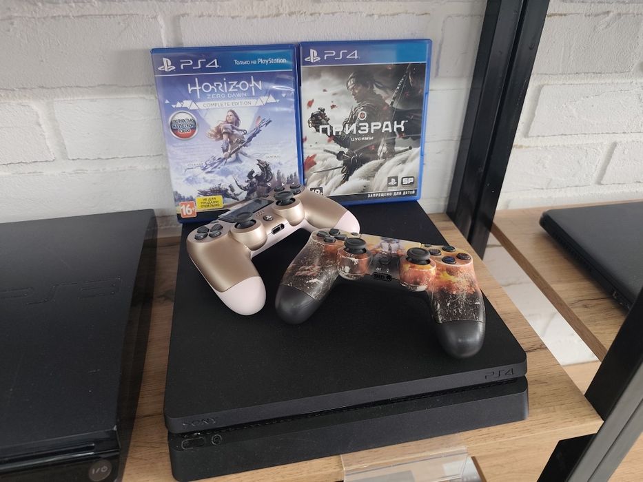 Игровая приставка ps4 slim