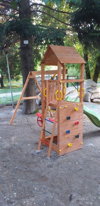 Fungoo FLAPPI дървена детска площадка с пързалка и 2 люлк