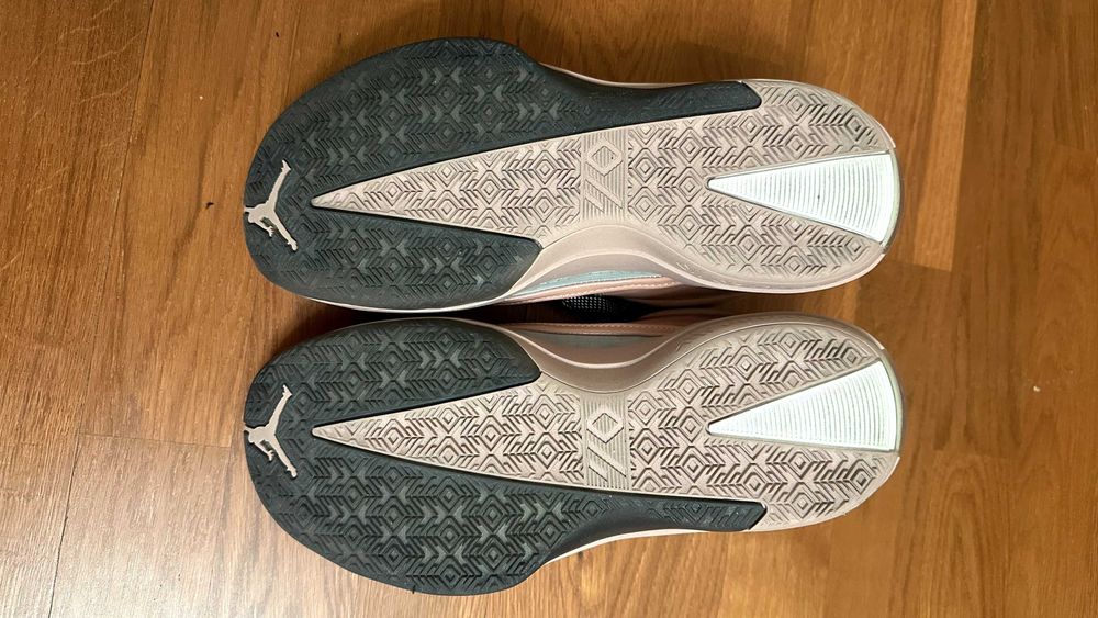 Air Jordan 40 'Dusty Rose'(size EU 44)